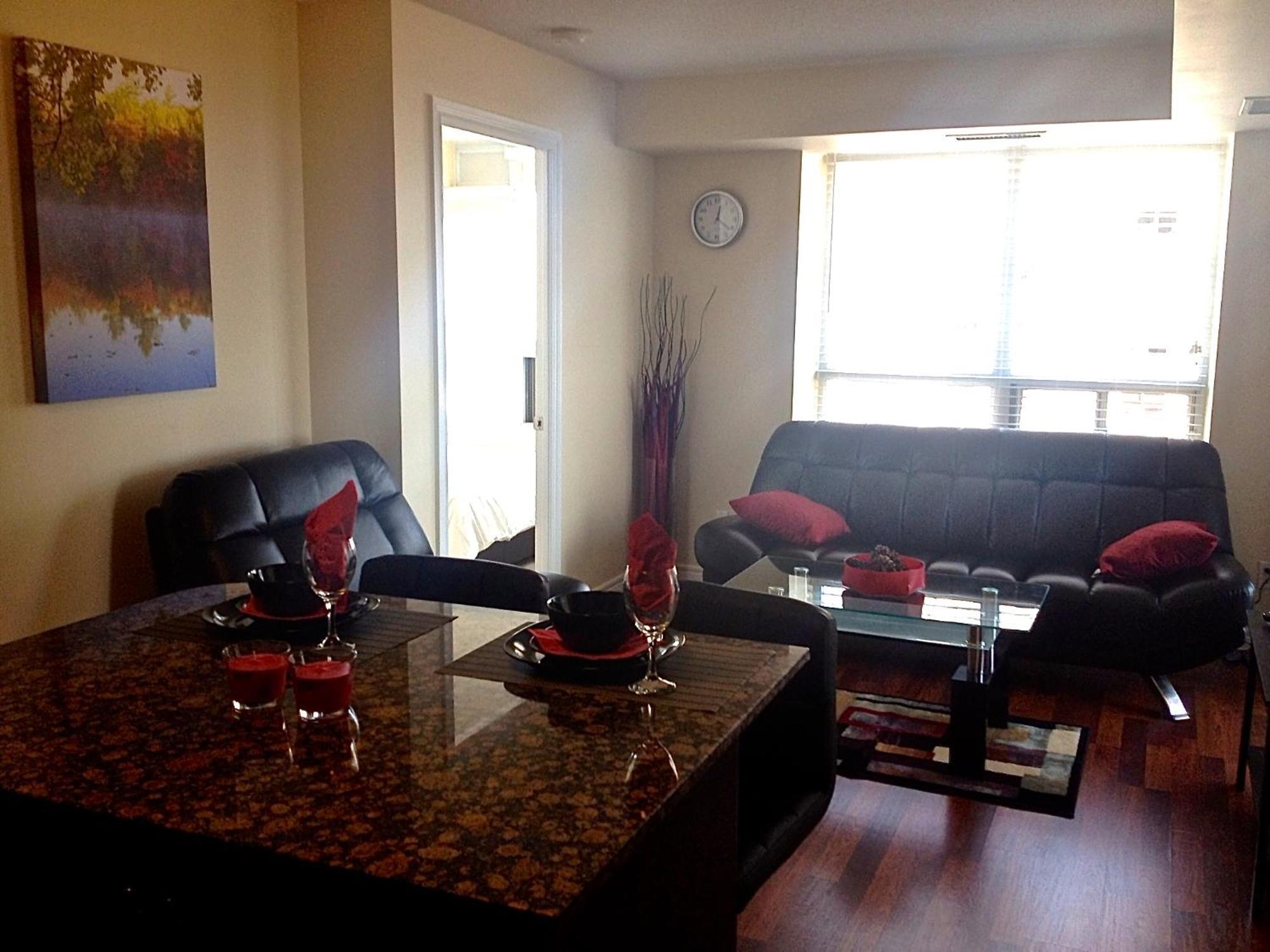 Royal Stays Furnished Apartments - Square One Mississauga Room photo