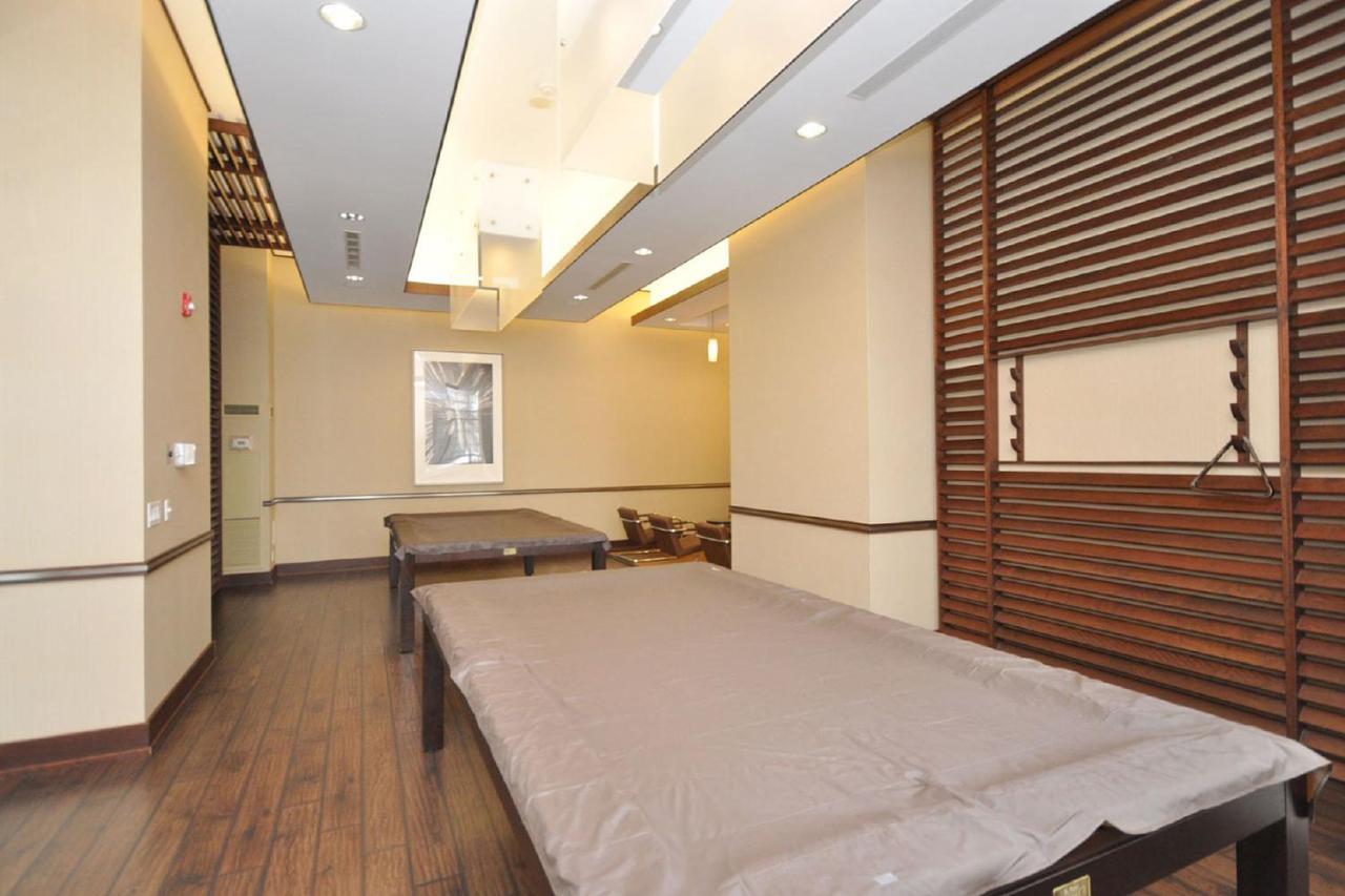 Royal Stays Furnished Apartments - Square One Mississauga Exterior photo