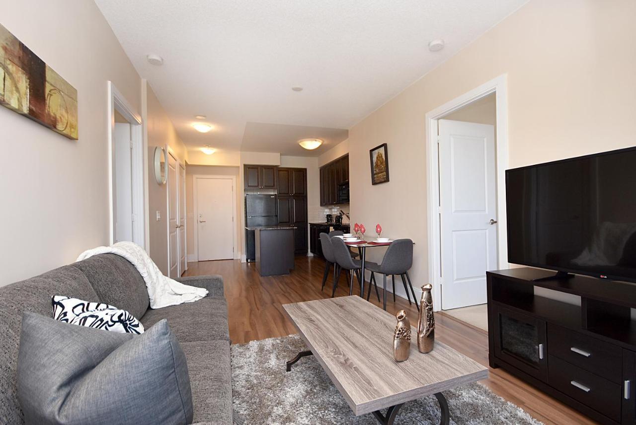 Royal Stays Furnished Apartments - Square One Mississauga Exterior photo