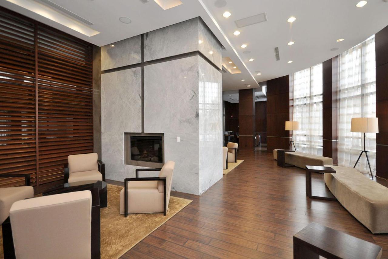 Royal Stays Furnished Apartments - Square One Mississauga Exterior photo