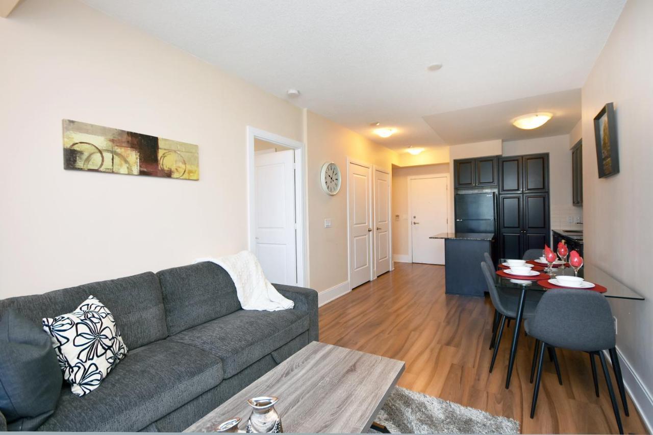 Royal Stays Furnished Apartments - Square One Mississauga Exterior photo