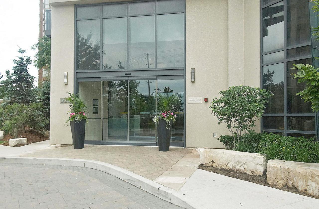 Royal Stays Furnished Apartments - Square One Mississauga Exterior photo
