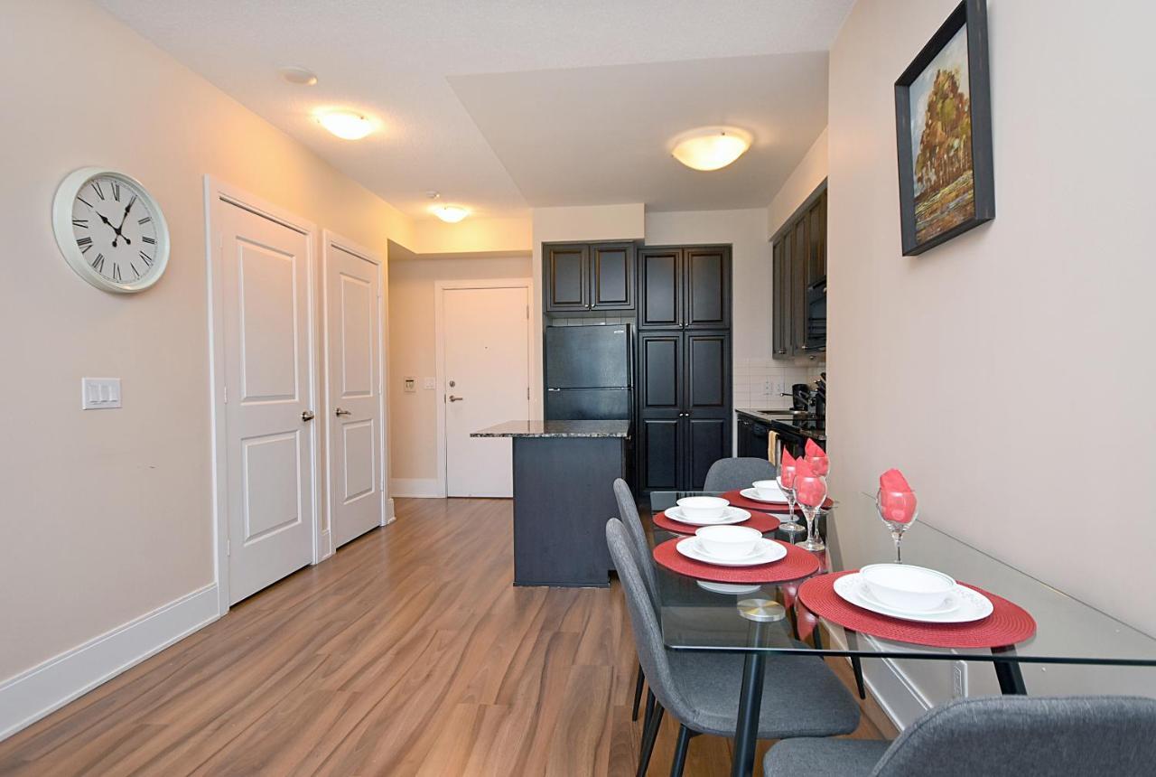 Royal Stays Furnished Apartments - Square One Mississauga Exterior photo